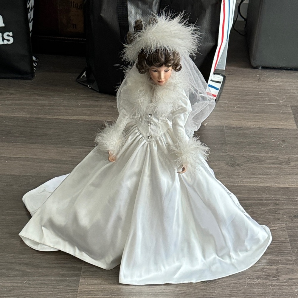Ashton Drake Doll Bride WINTER ROMANCE Sandra Bilotto 20” Limited Ed Wedding